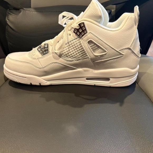 Jordan 4 Pure Money’s - Picture 2 of 4